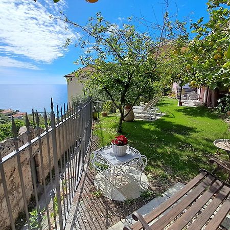 Florinda Lemon'S Suite Cervo Exterior foto